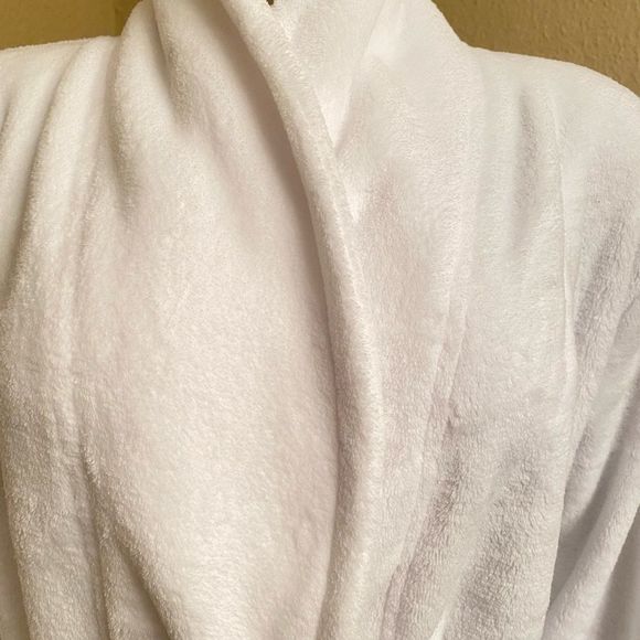 Calvin Klein bath robe - Picture 12 of 16